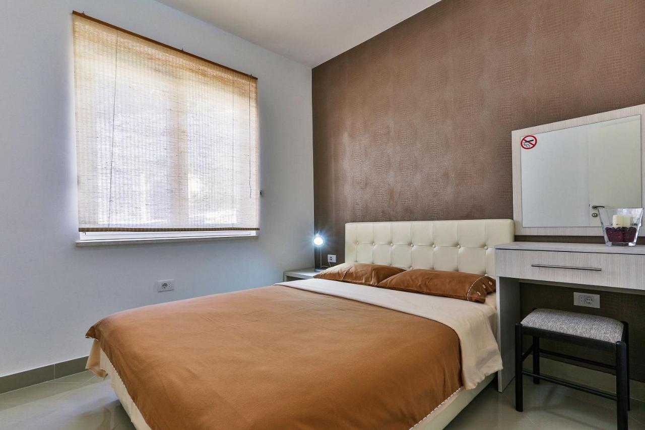Zelen Lux Apartment Сутоморе Екстериор снимка