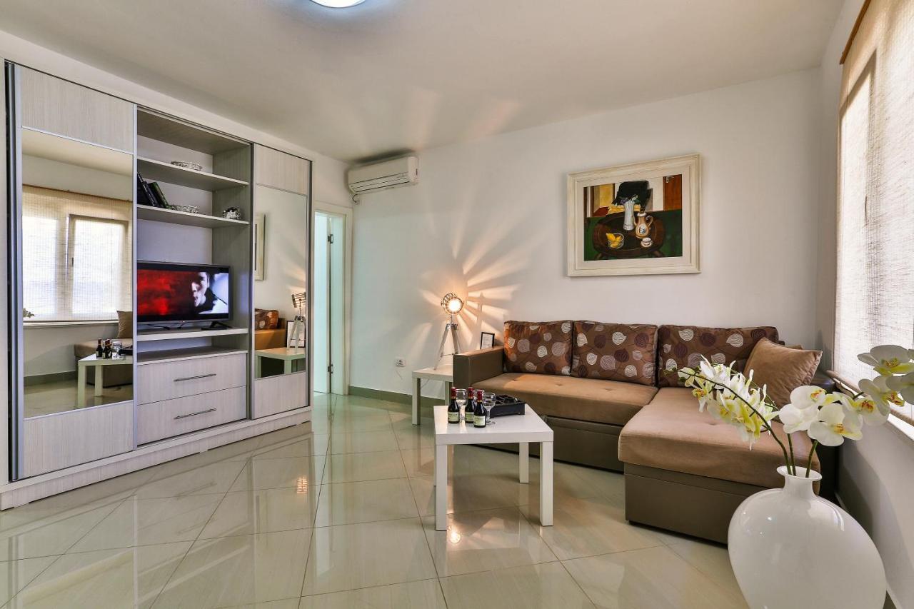 Zelen Lux Apartment Сутоморе Екстериор снимка
